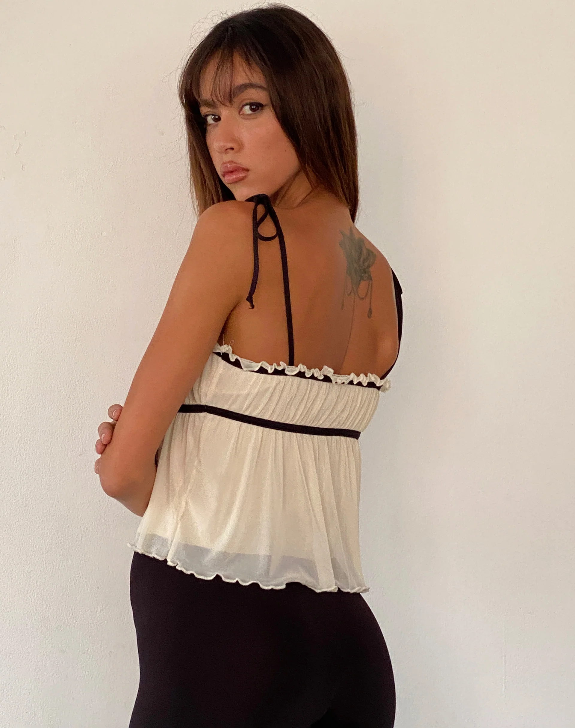 Damaris Frill Cami Top in Cream with Black Centre Bow - Image 5
