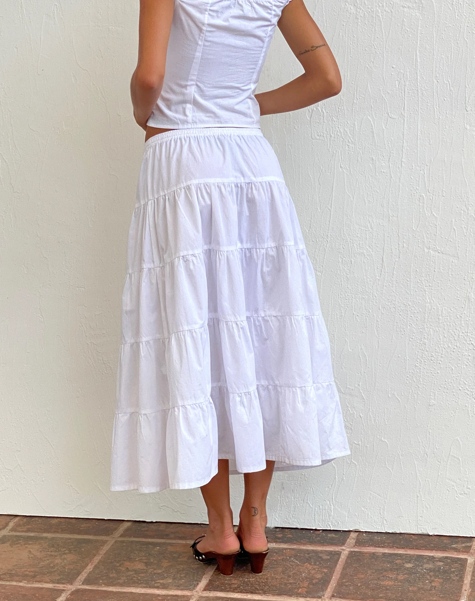 Izumi Tiered Midi Skirt in Poplin White - Image 7