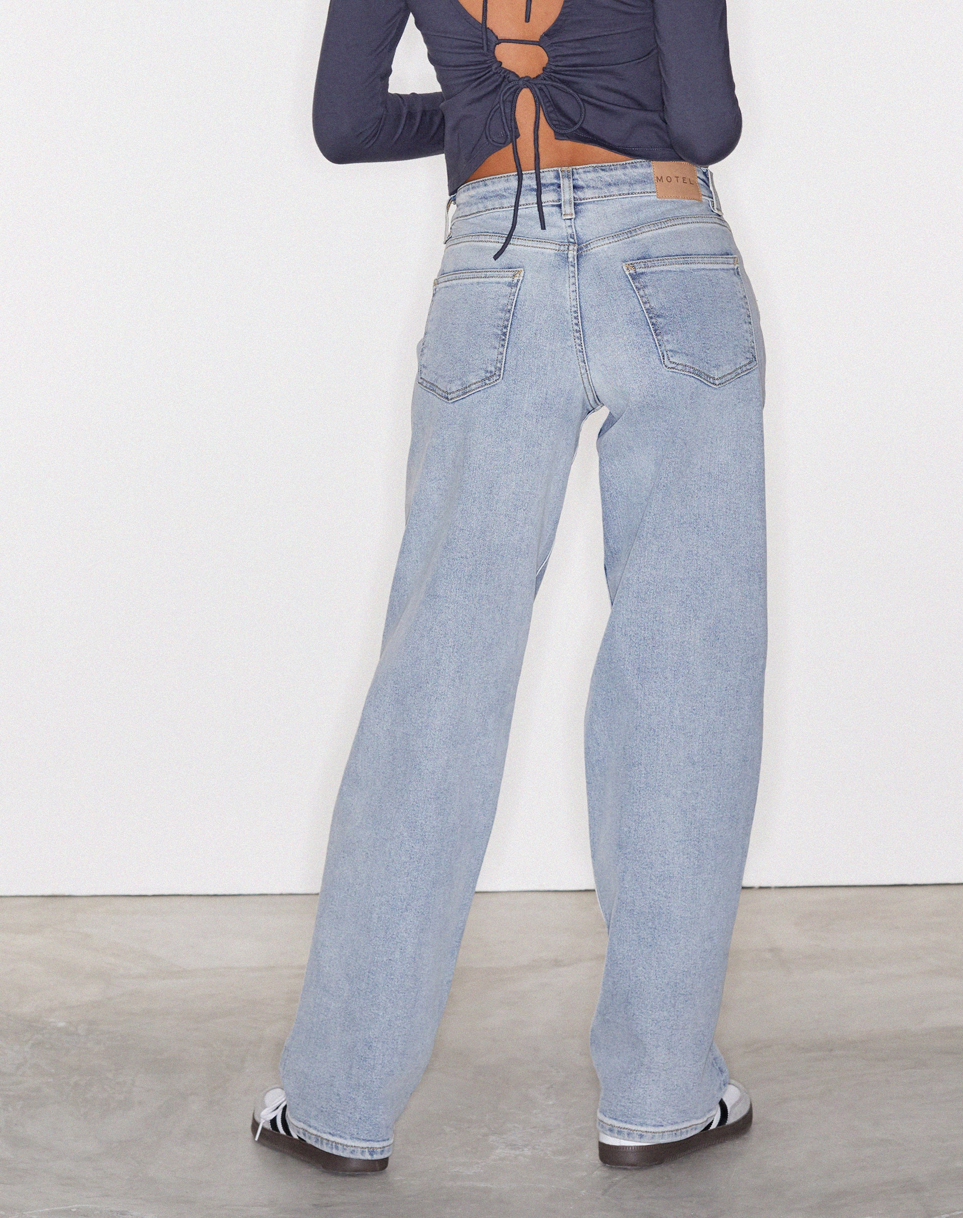 Low Rise Parallel Jeans in Light Wash Blue - Image 3