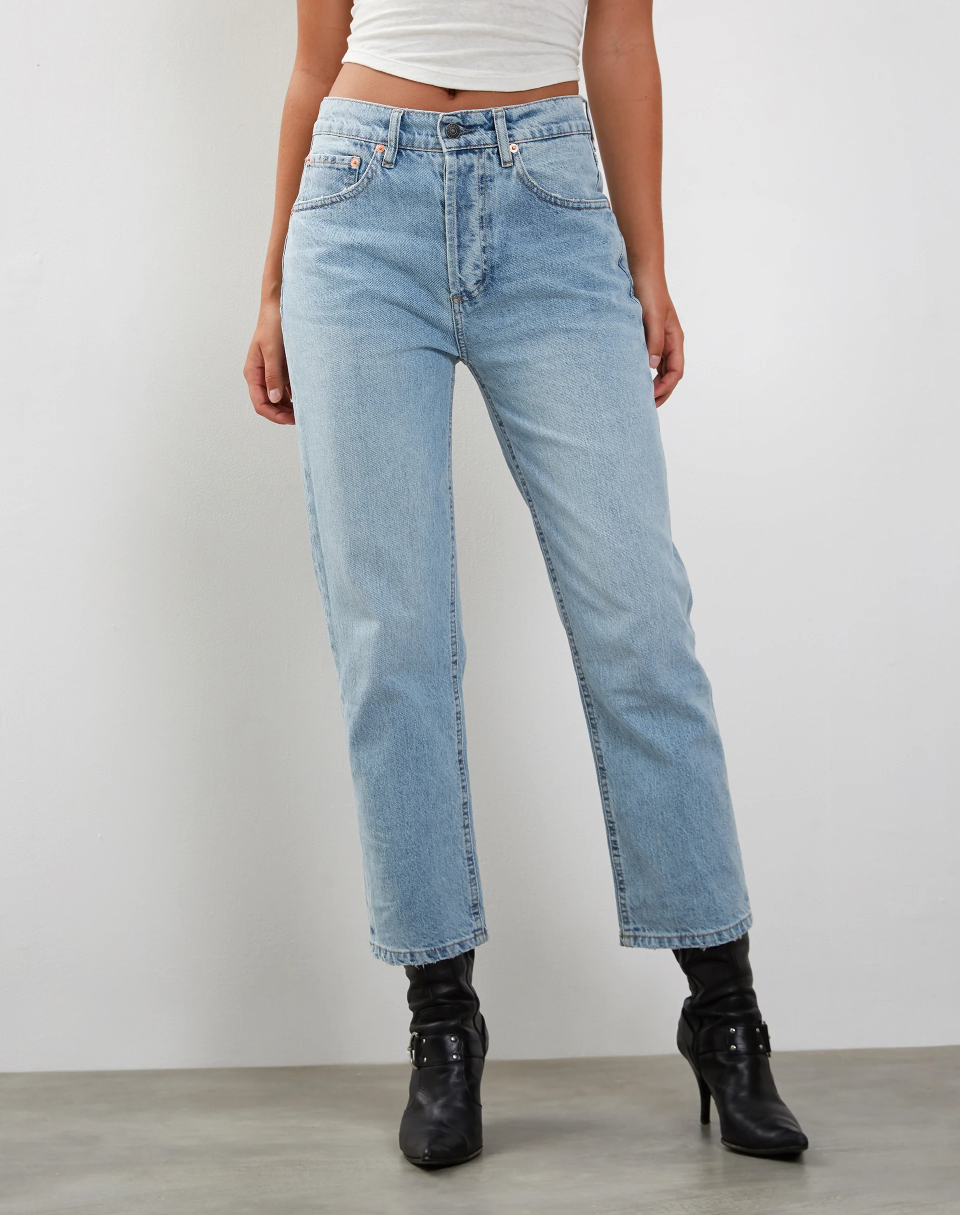 Mid Rise Straight Leg Cropped Jeans in Bleach Denim - Image 3