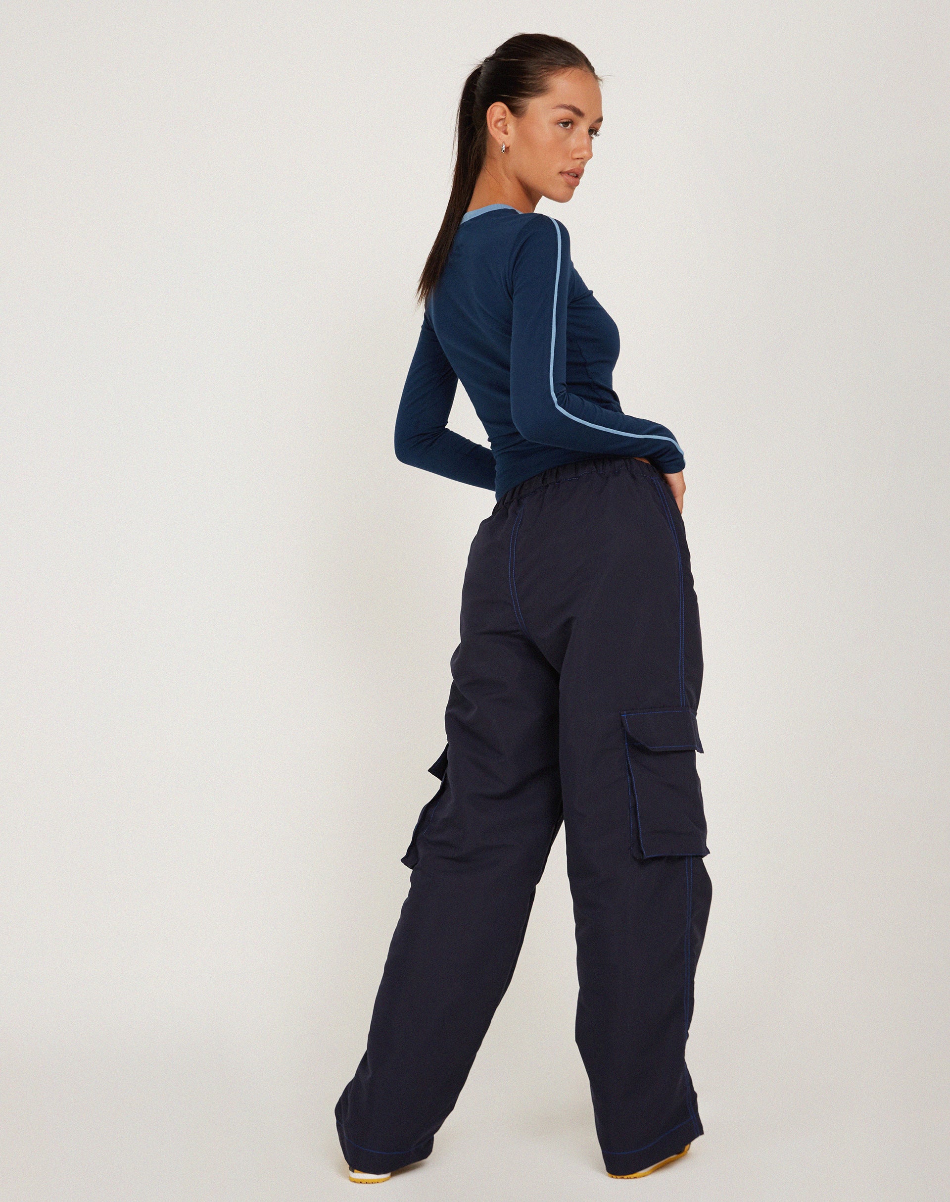 Oriells Cargo Trouser in Navy Top Stitch - Image 3