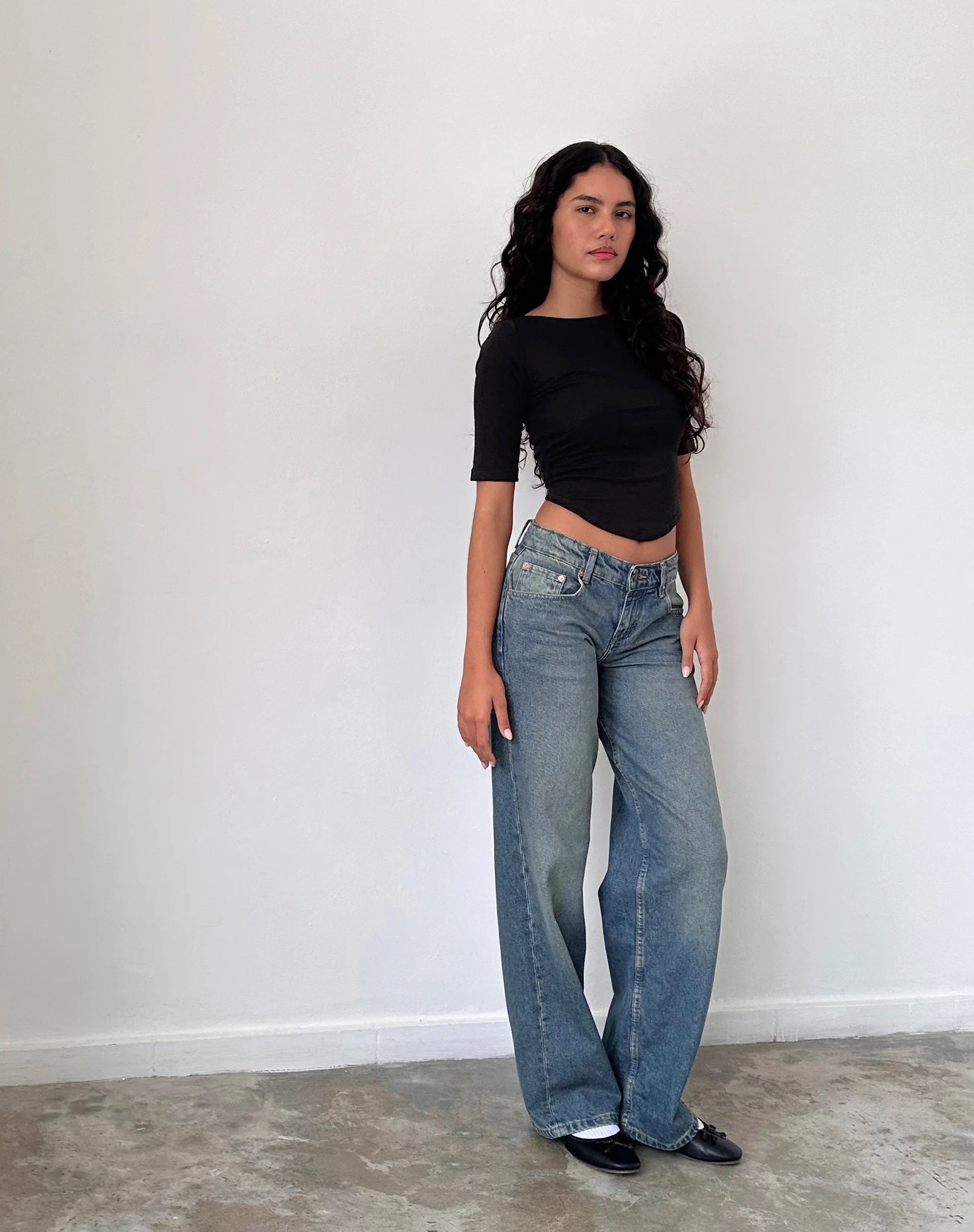 Ralda Curved Hem Top in Cotton Hemp Black - Image 3