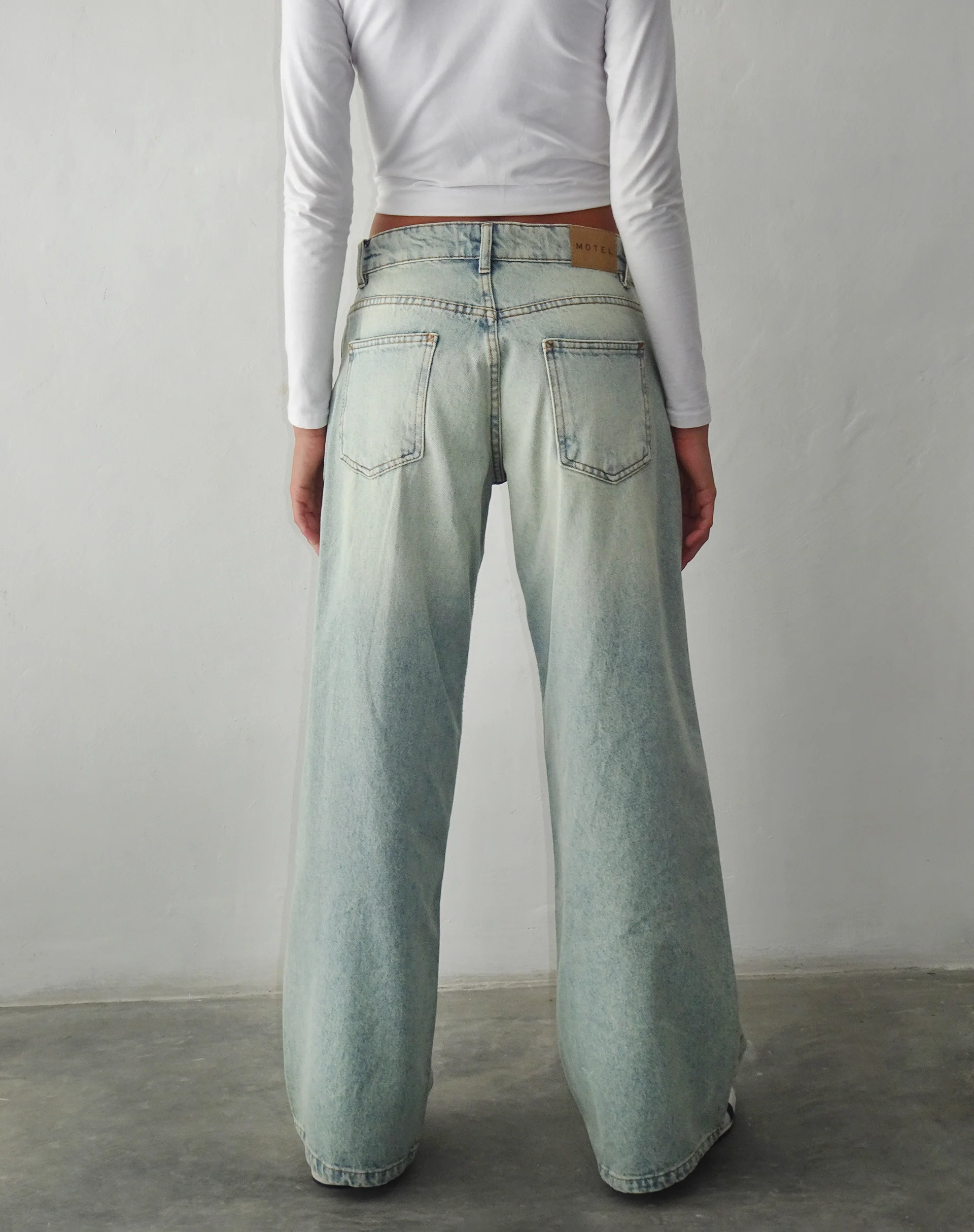 Roomy Extra Wide Low Rise Jeans in Super Bleached Wash - Image 4