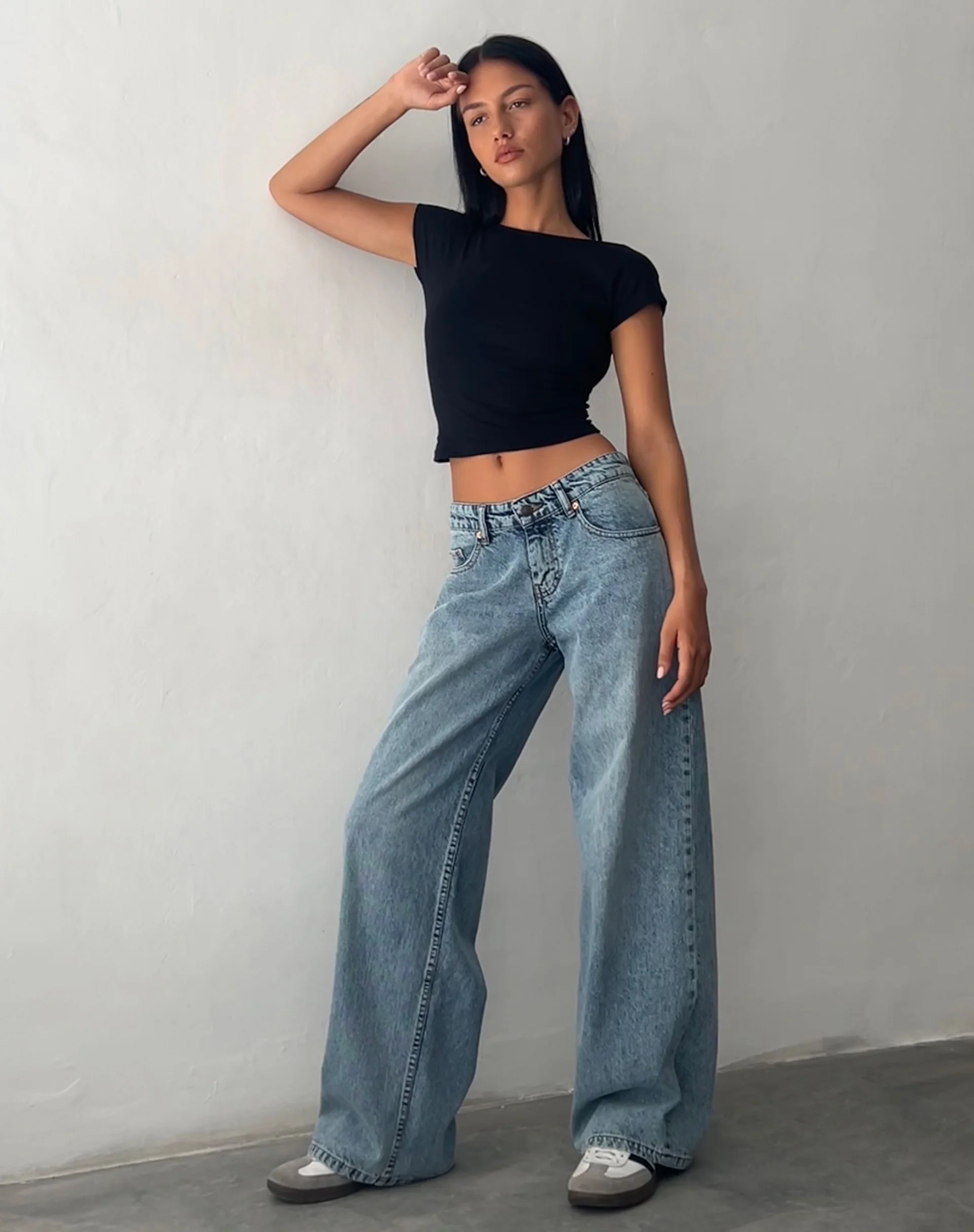 Roomy Extra Wide Low Rise Jeans in Vintage Blue Wash - Image 3