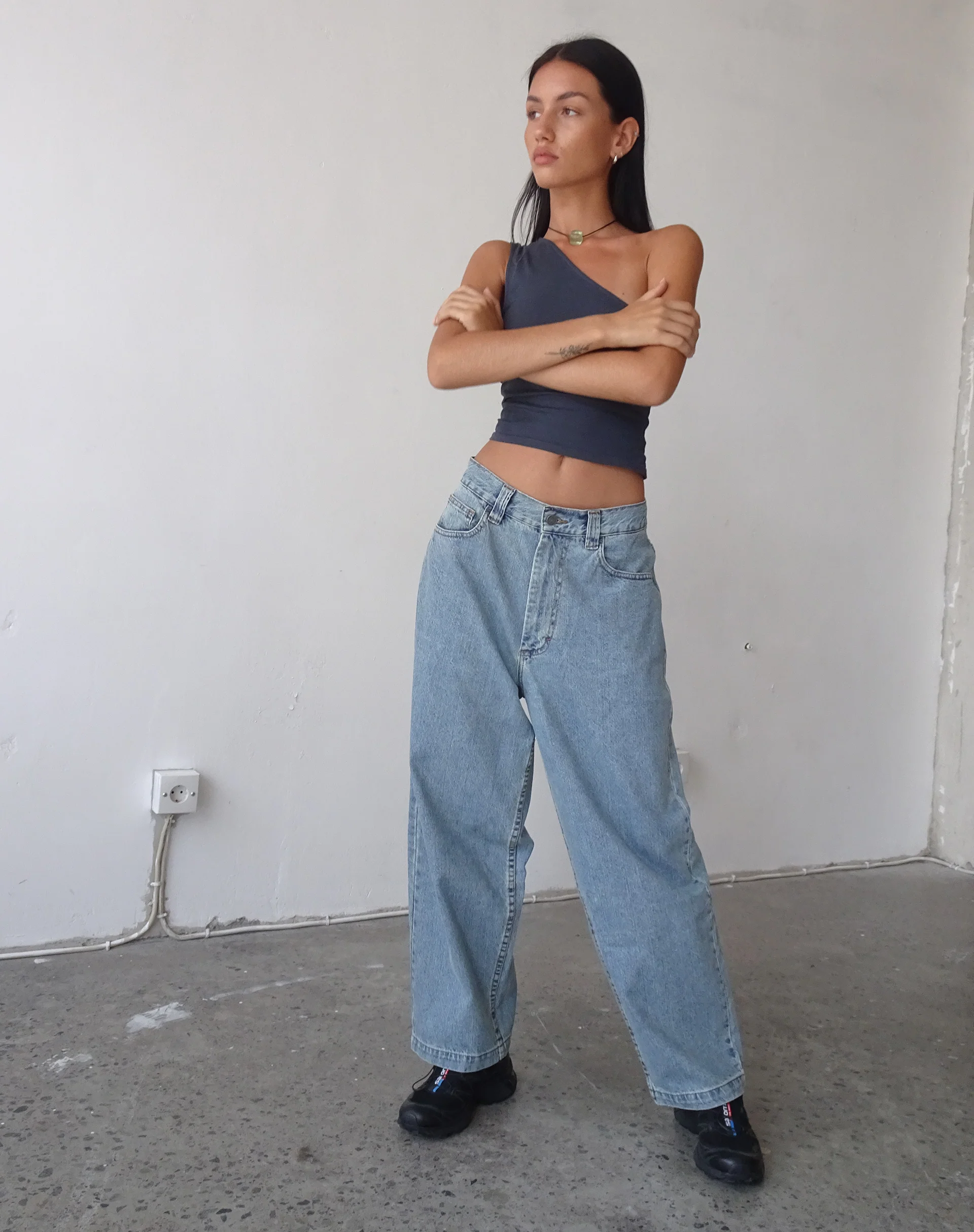 Skater Low Rise Jean in Vintage Light Wash - Image 3